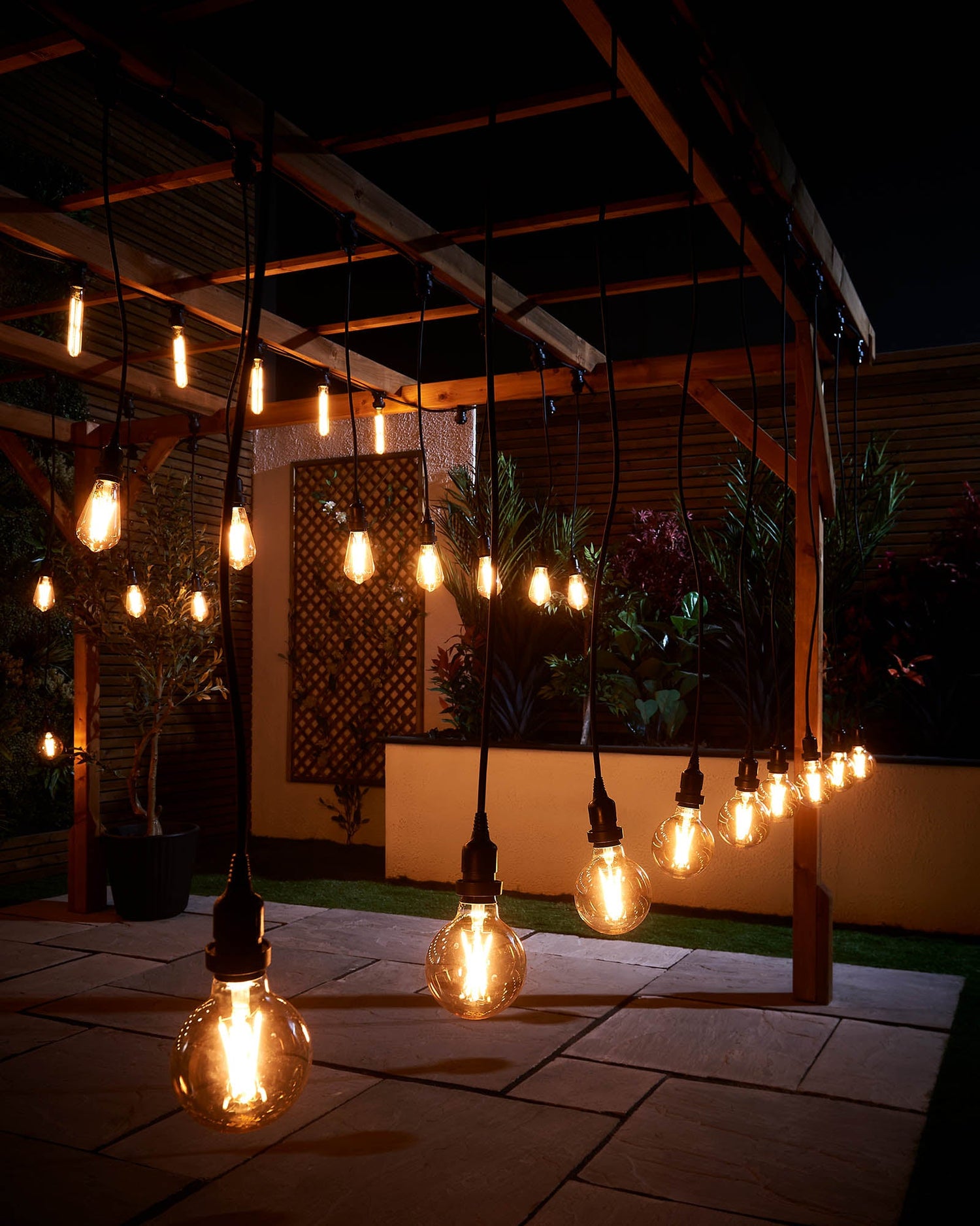 E27 Outdoor Festoon Pendant, Black Cable