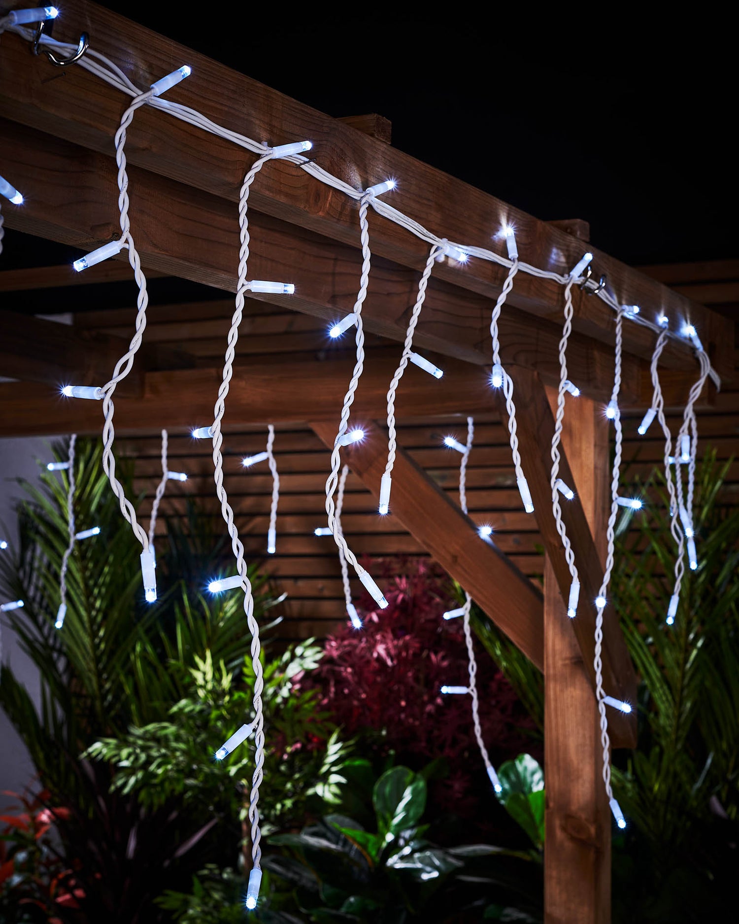 LED Icicle Lights, White Cable, White - 5 m